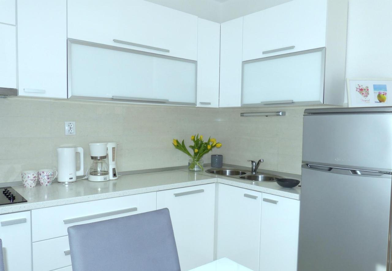 Iris Beach Apartments Kaštela Екстериор снимка