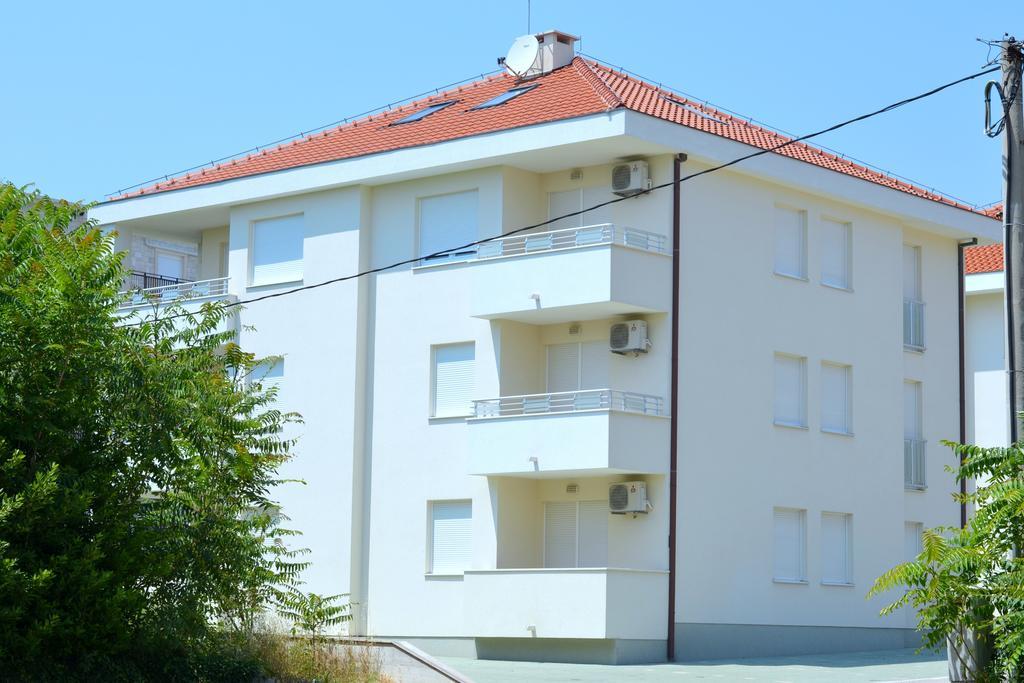 Iris Beach Apartments Kaštela Екстериор снимка