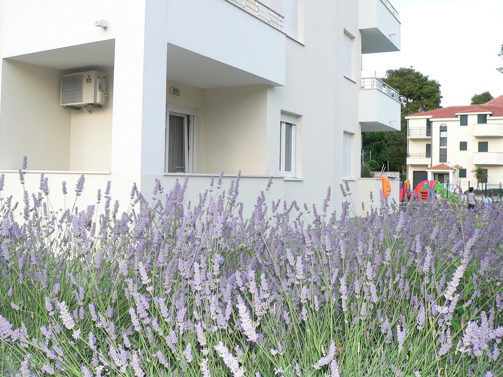 Iris Beach Apartments Kaštela Екстериор снимка