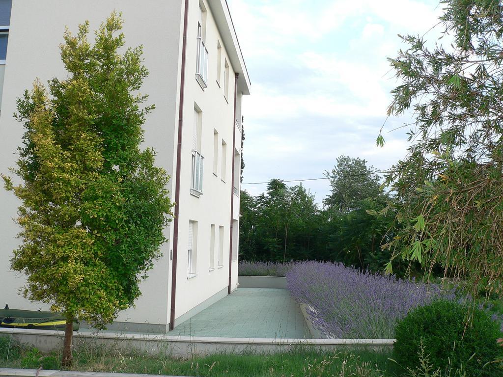 Iris Beach Apartments Kaštela Екстериор снимка