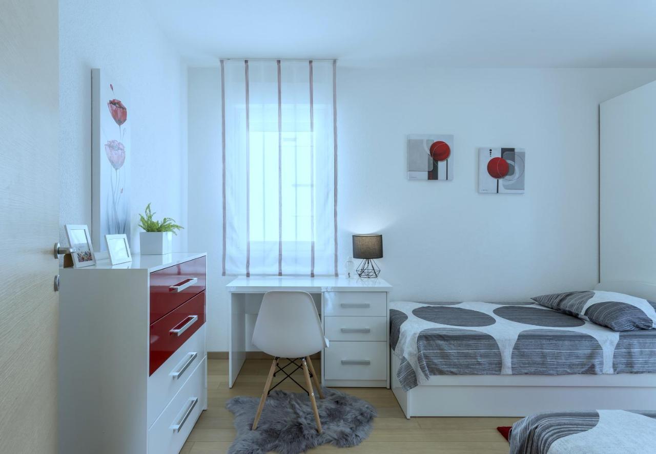 Iris Beach Apartments Kaštela Екстериор снимка