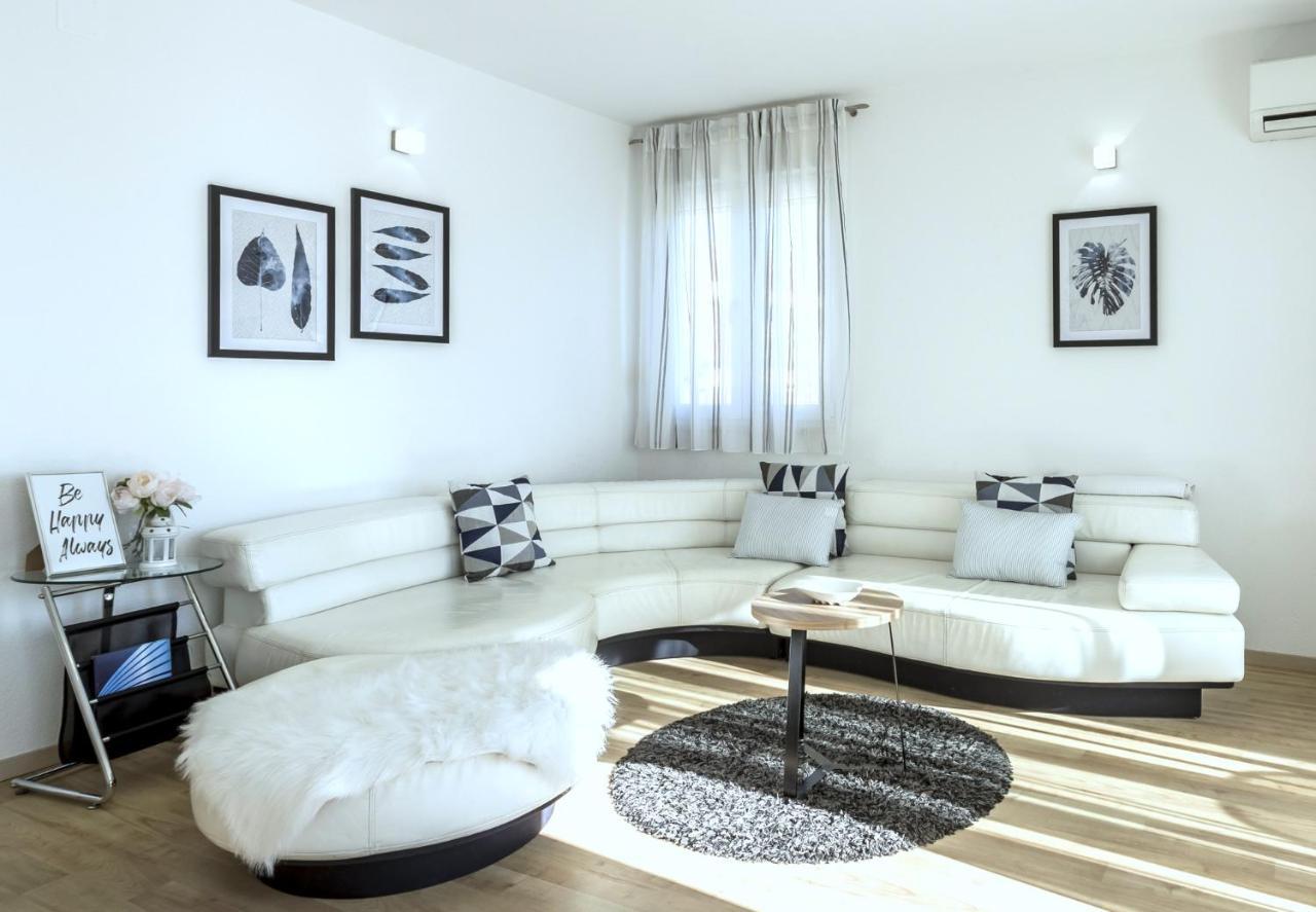 Iris Beach Apartments Kaštela Екстериор снимка