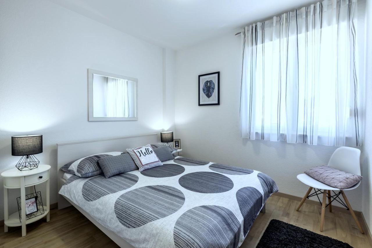 Iris Beach Apartments Kaštela Екстериор снимка