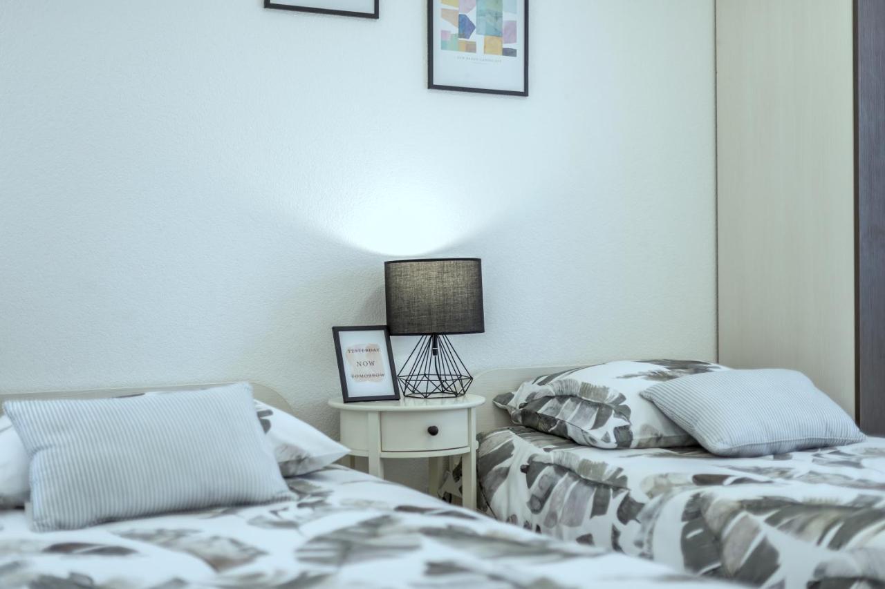 Iris Beach Apartments Kaštela Екстериор снимка