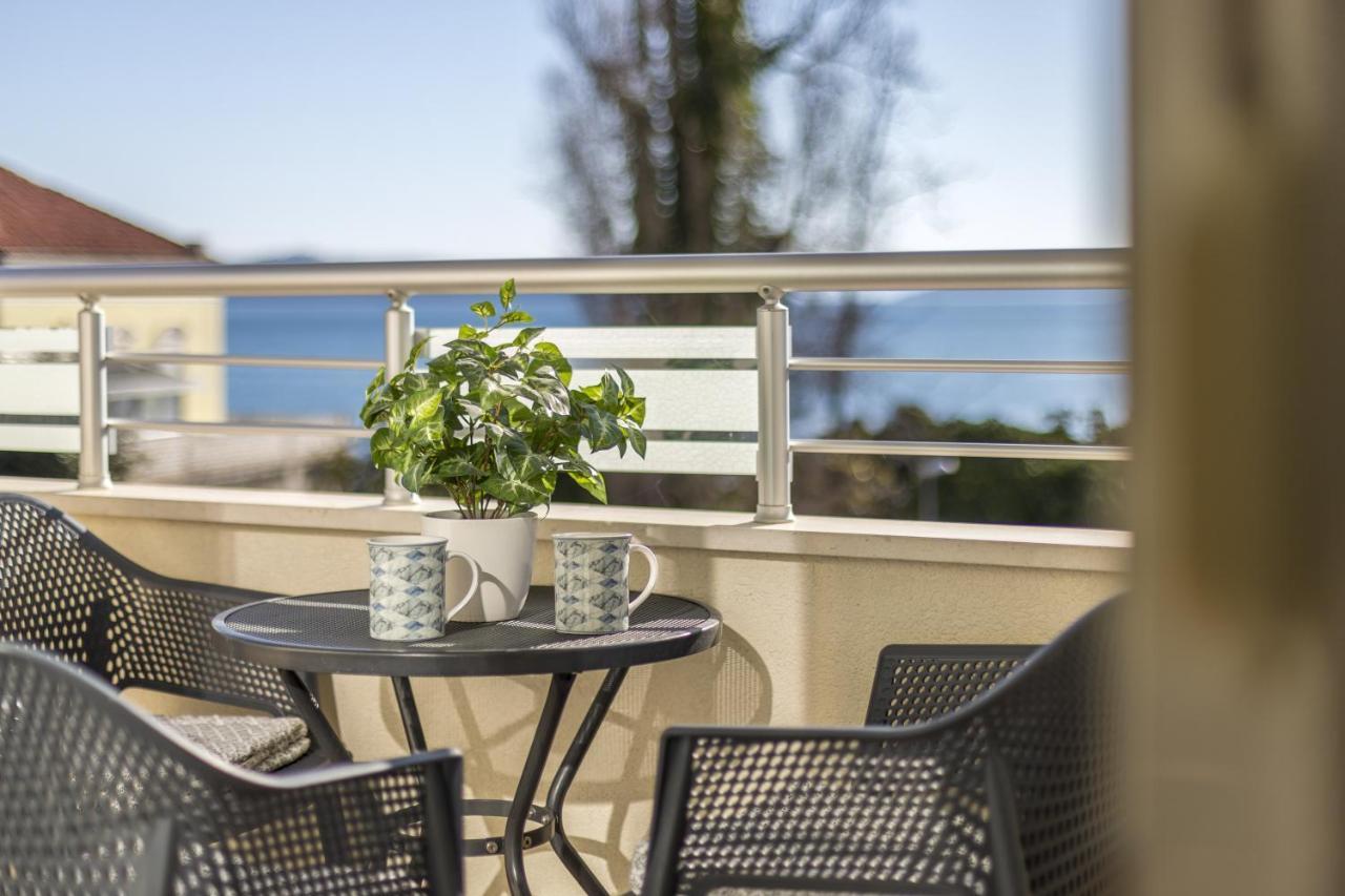 Iris Beach Apartments Kaštela Екстериор снимка