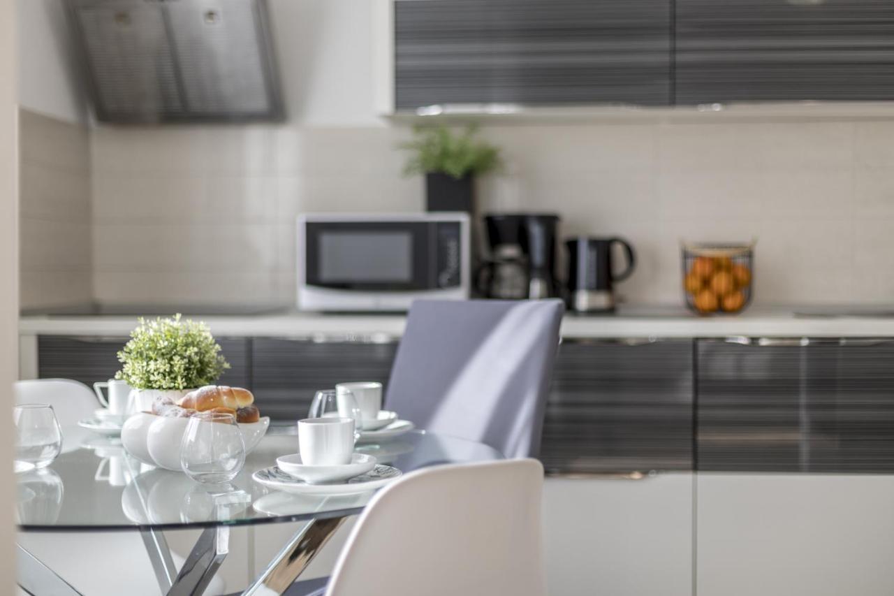 Iris Beach Apartments Kaštela Екстериор снимка