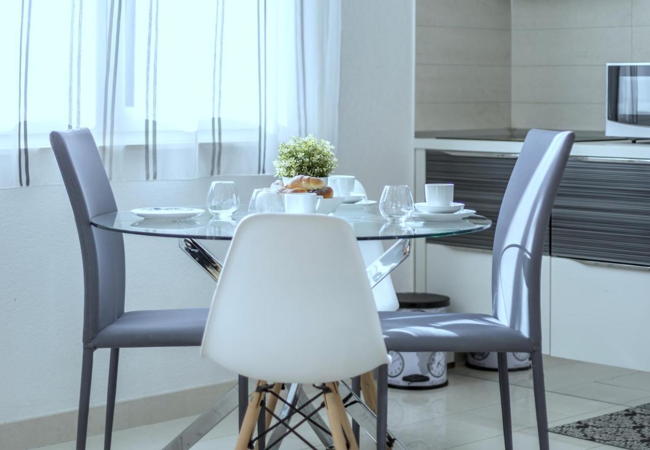 Iris Beach Apartments Kaštela Екстериор снимка